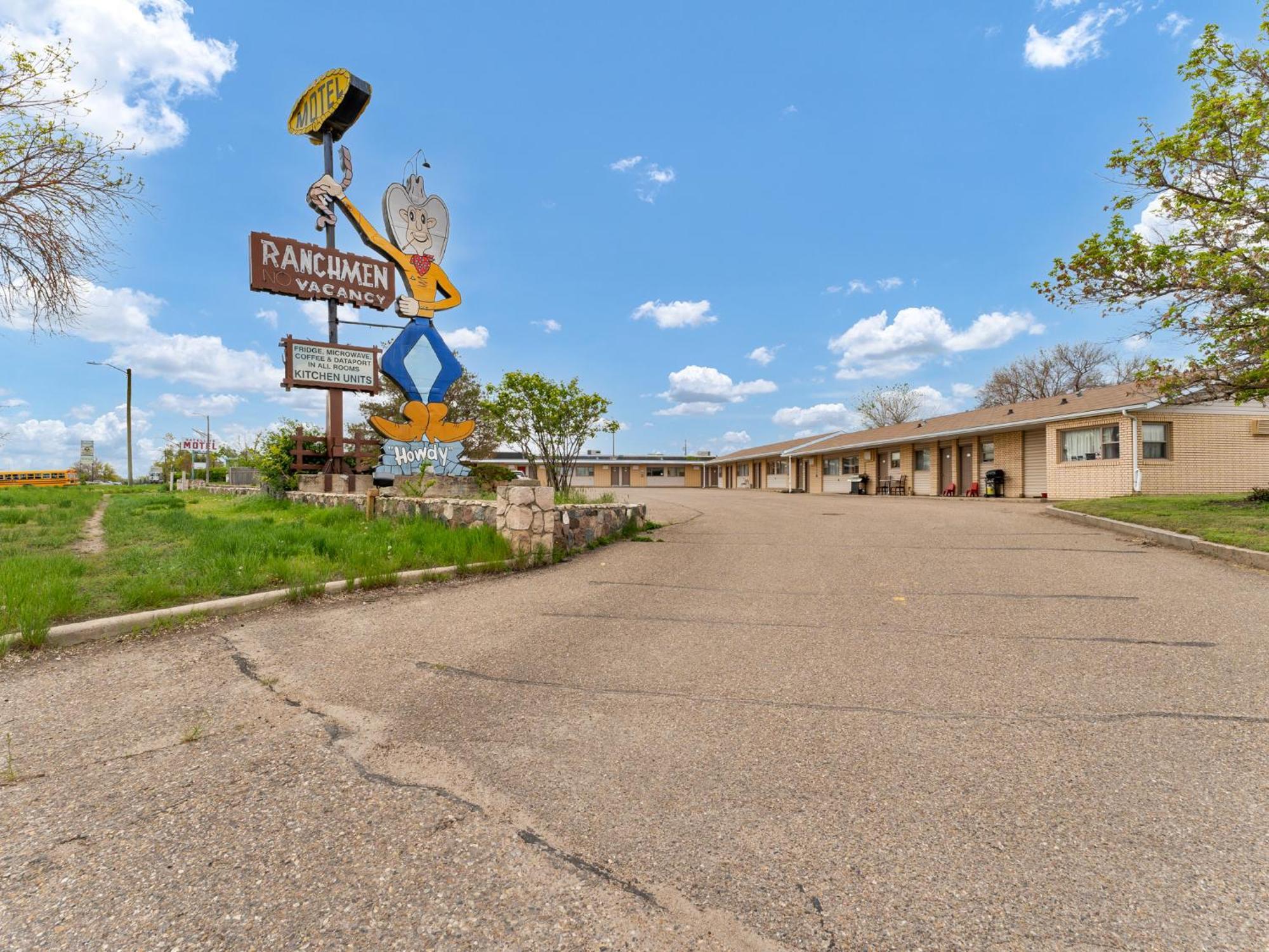 Ranchmen Motel Медисин-Гат Екстер'єр фото