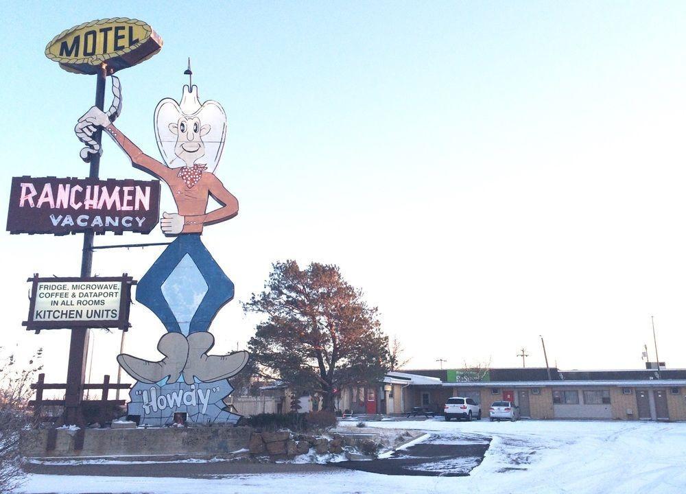 Ranchmen Motel Медисин-Гат Екстер'єр фото